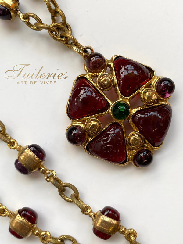 Chanel 1980s deep red pâte de verre “cat paw” necklace