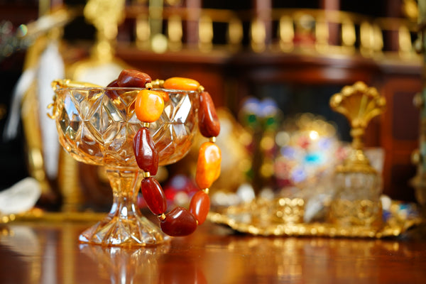 Chanel-1998-French-Faux-Amber-Resin-Necklace-Vintage-Fashion