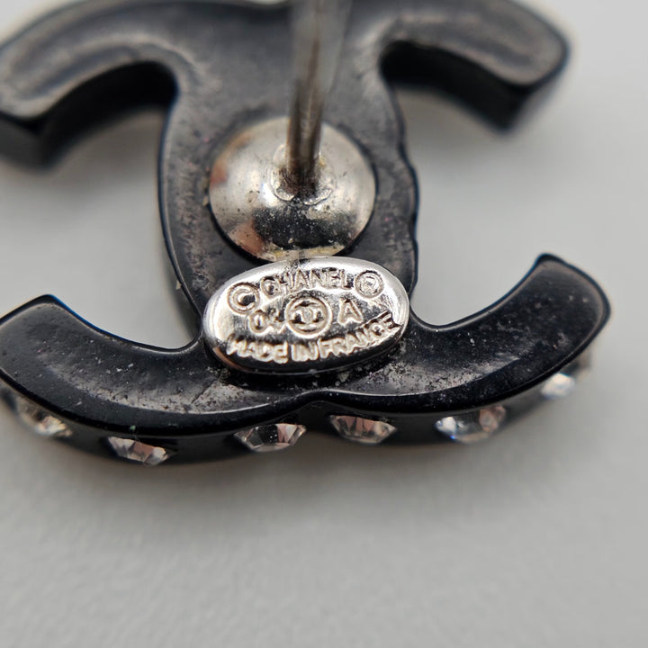 Chanel-2004-Black-Acrylic-Crystal-CC-Earrings9