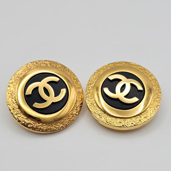 chanel-black-gold-lava-textured-cc-clip-on-earrings-1990s.0